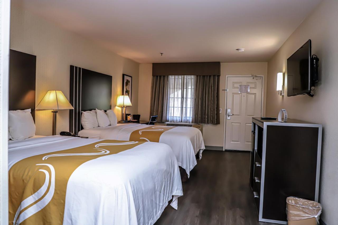 Quality Inn & Suites Camarillo-Oxnard Kültér fotó