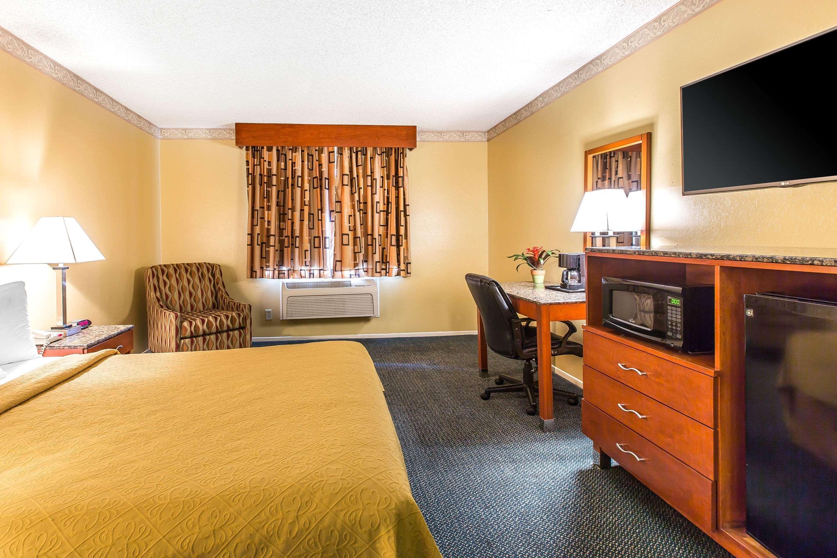 Quality Inn & Suites Camarillo-Oxnard Kültér fotó