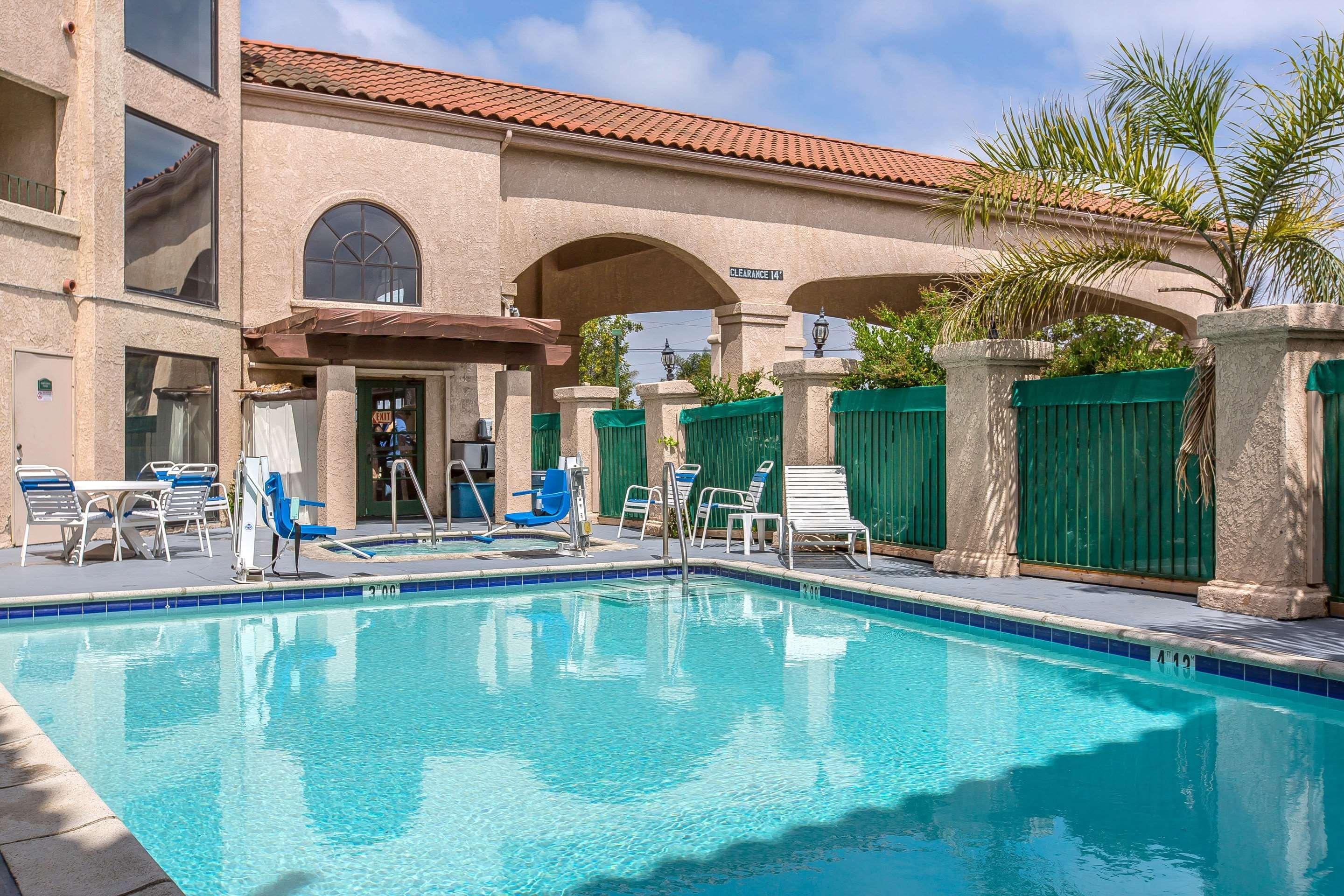 Quality Inn & Suites Camarillo-Oxnard Kültér fotó