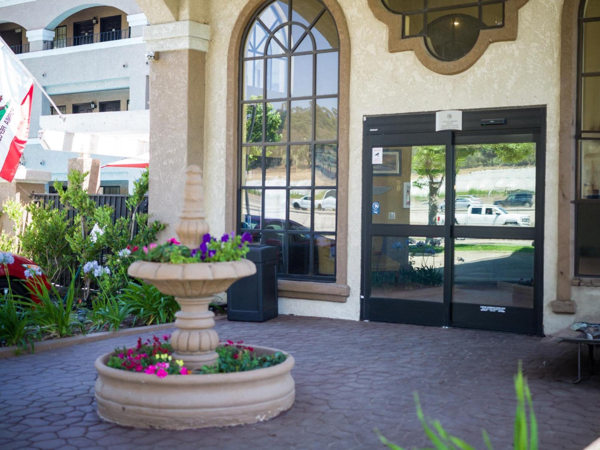 Quality Inn & Suites Camarillo-Oxnard Kültér fotó