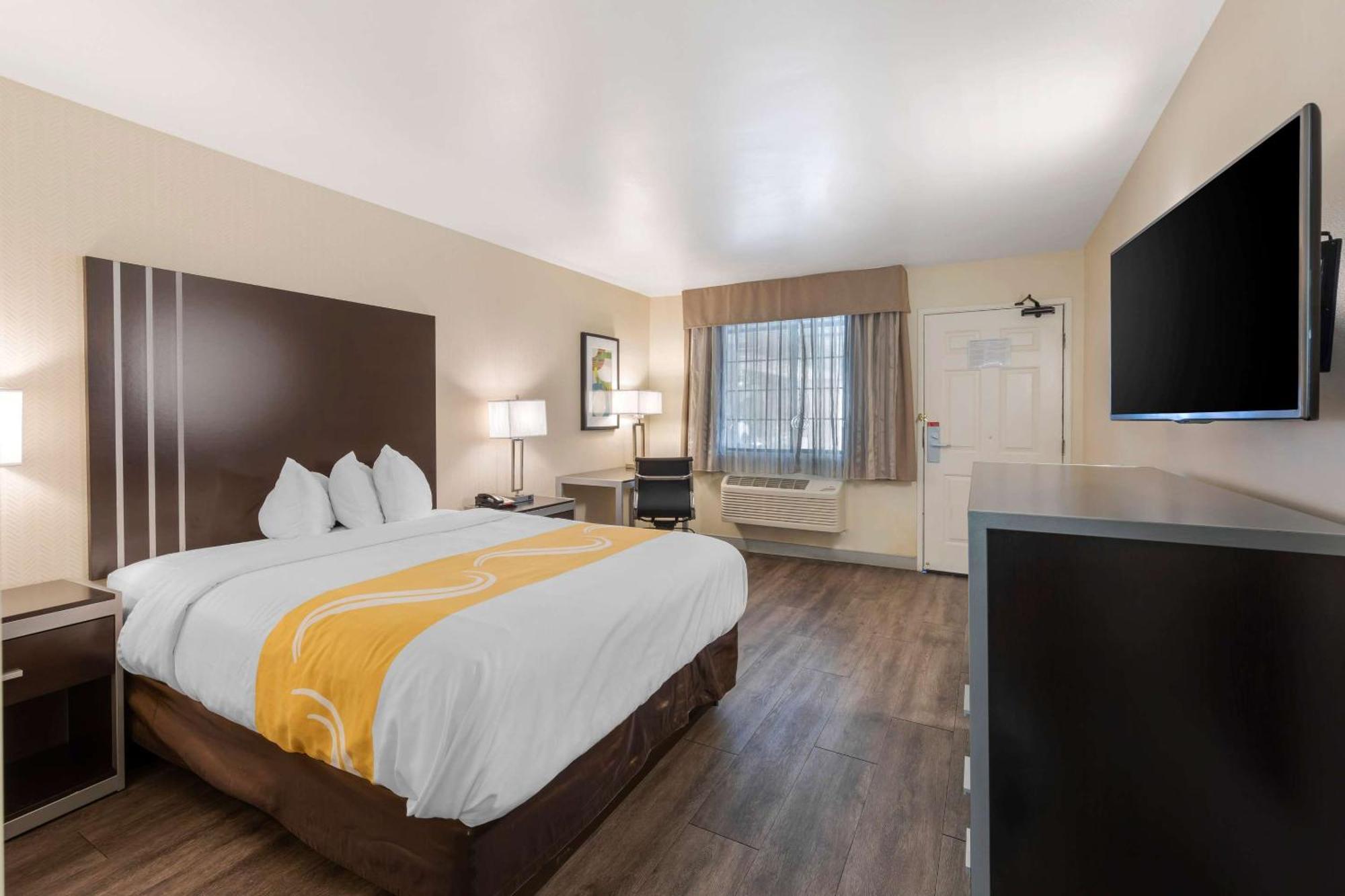 Quality Inn & Suites Camarillo-Oxnard Kültér fotó